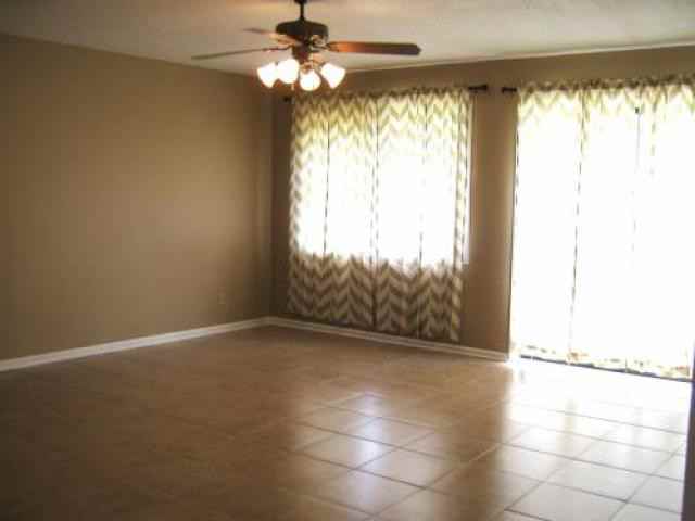 421 Mike Dr - Photo 2 of 5