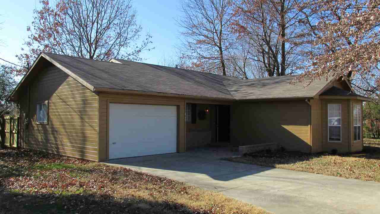 649 East Highway 264 - Photo 2 of 13