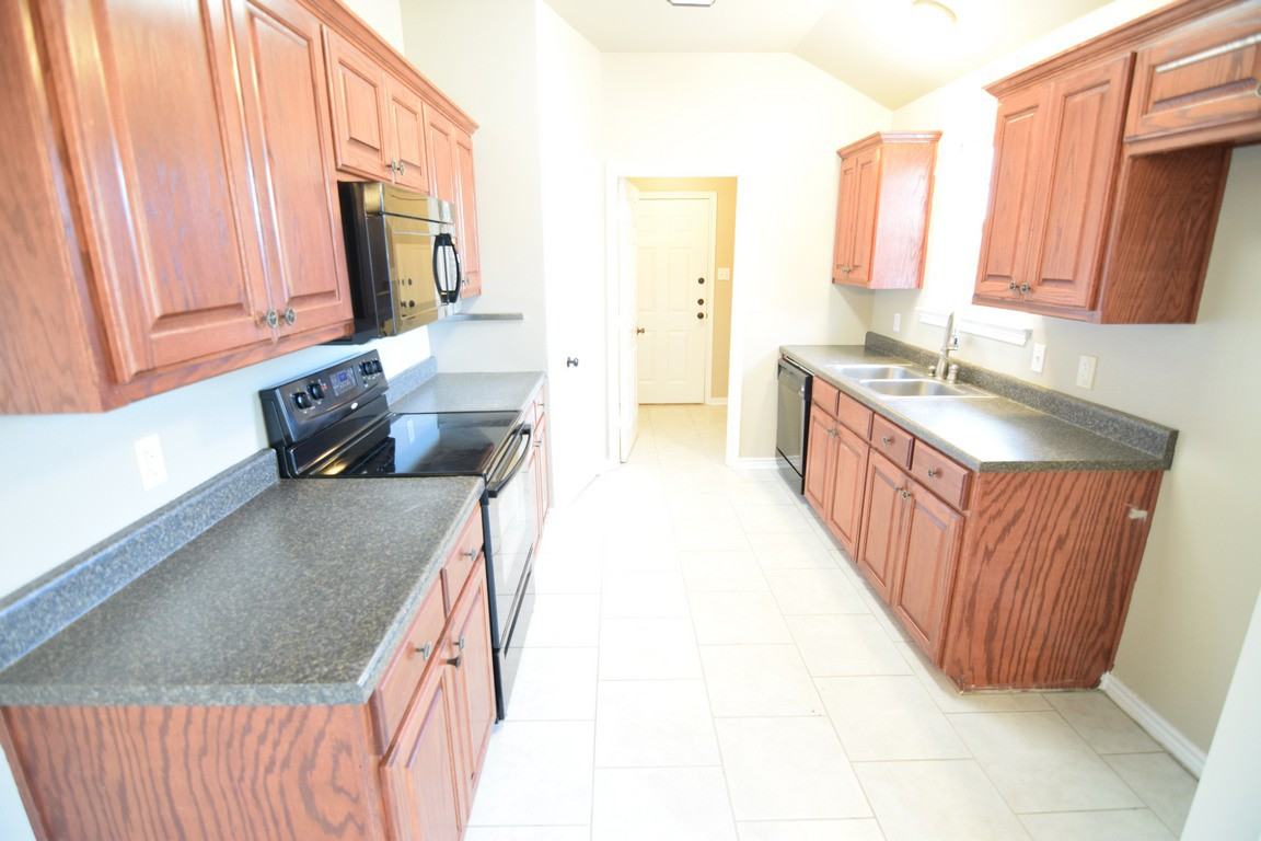 35 Blue Roan Dr - Photo 3 of 25