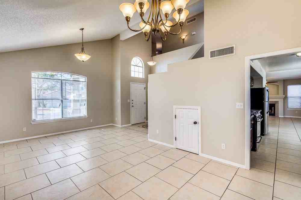900 Tecate Pl - Photo 3 of 17