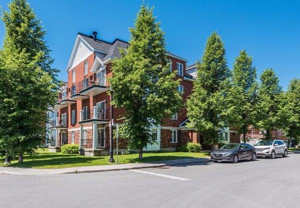 2418 Rue Charles-Darwin - Photo 2 of 8