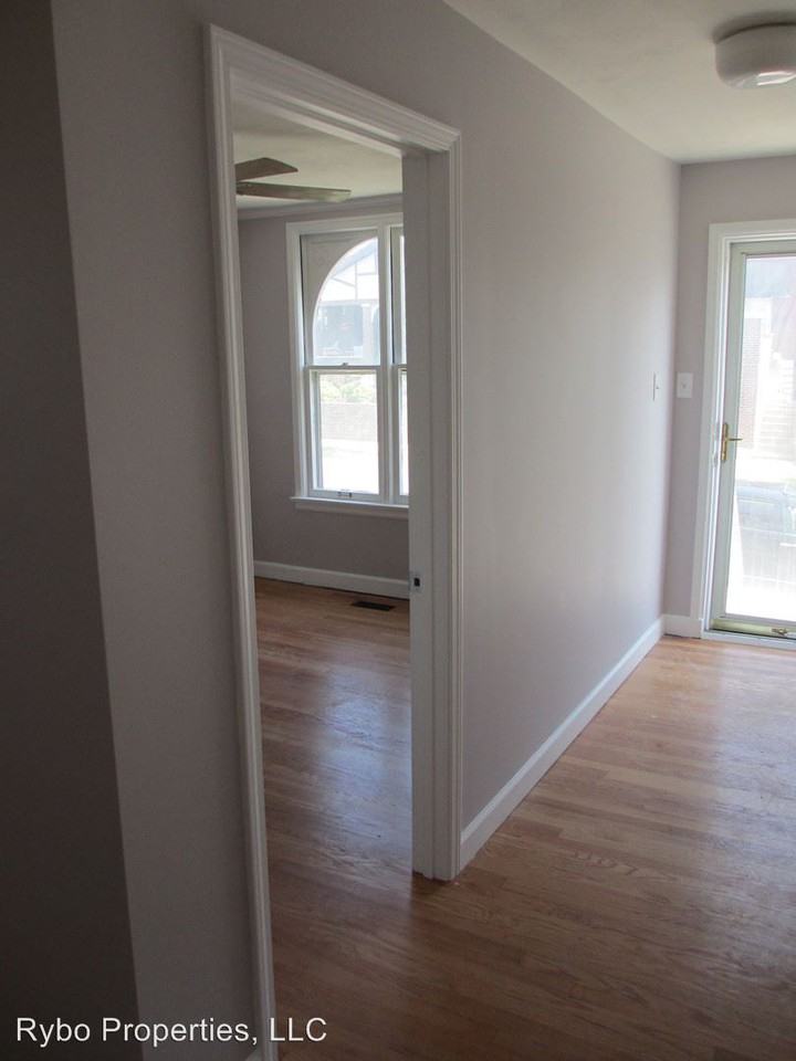 4940 Shaw Ave - Photo 3 of 15