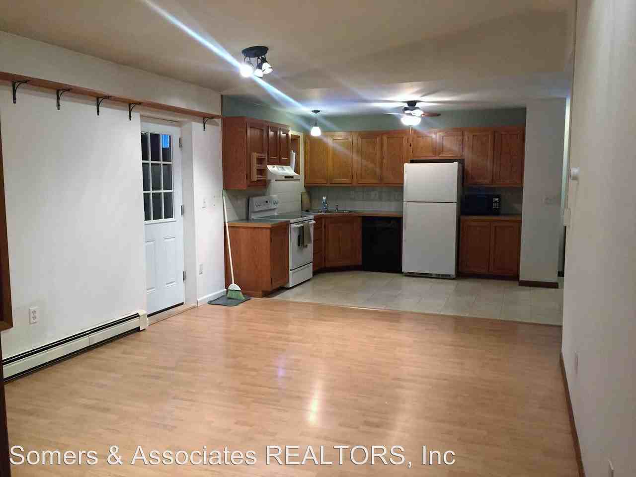 3195 Francis St - Photo 3 of 13