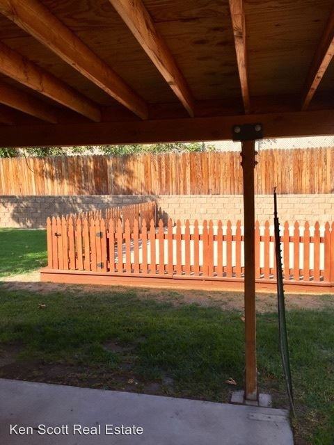 26214 23rd St - Photo 2 of 5