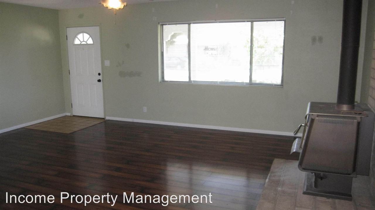 2729 Audrey Ave - Photo 3 of 12
