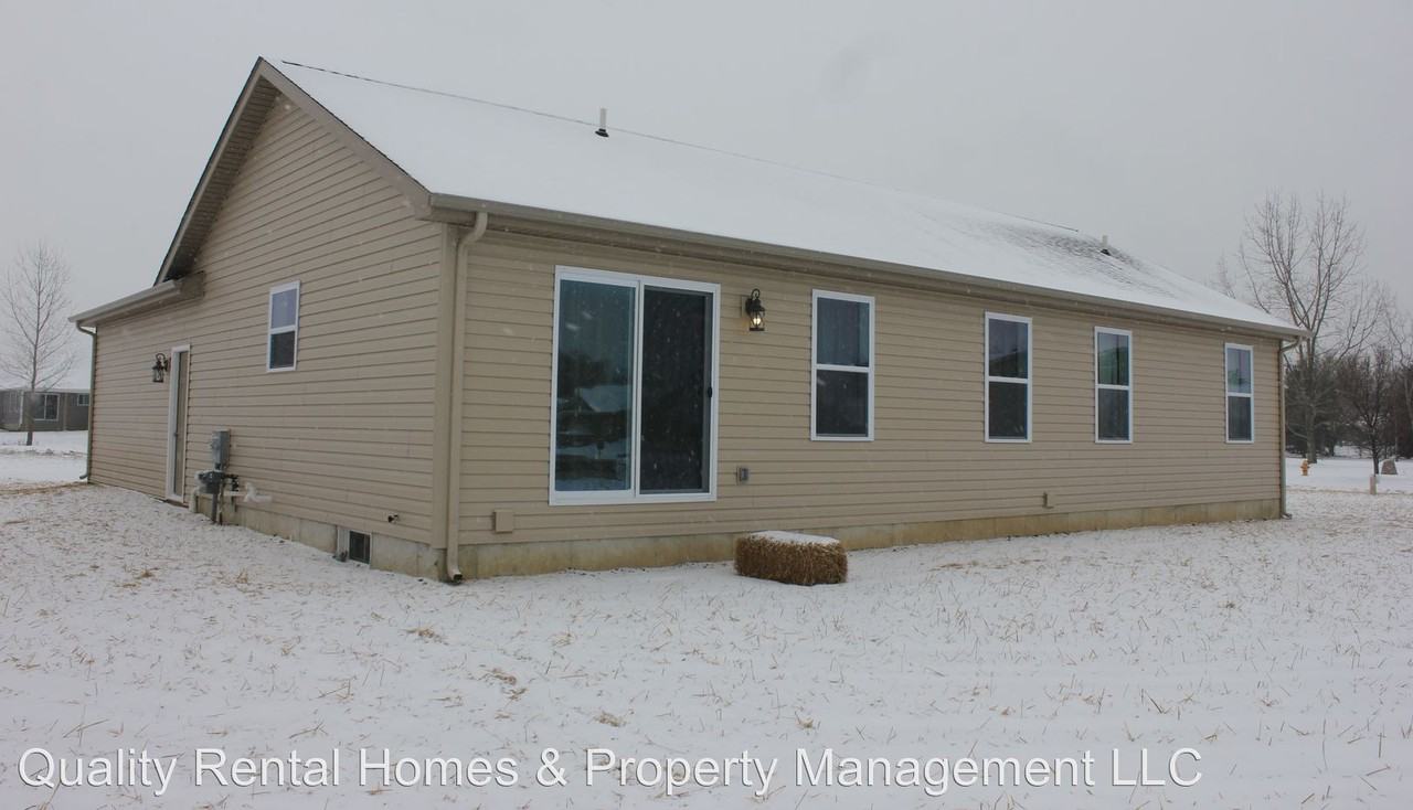 1476 Pondview Dr - Photo 2 of 13
