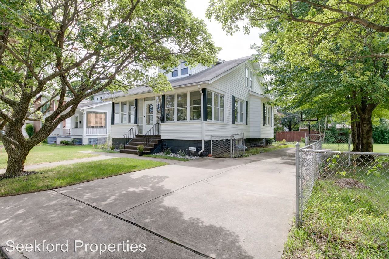 930 19th St S - Photo 3 of 36