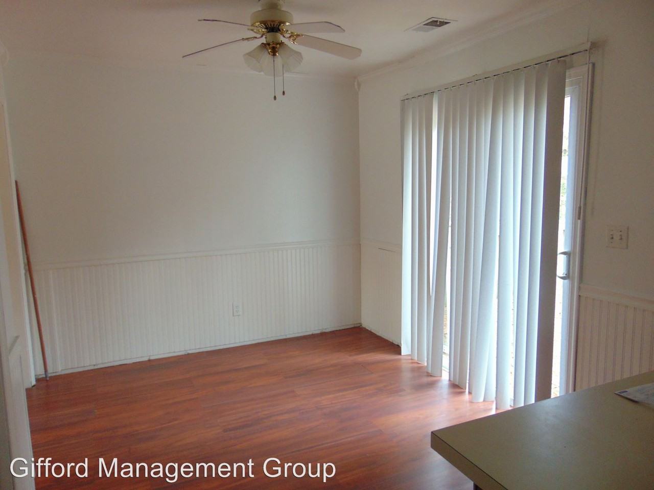 3572 Riverside Dr - Photo 3 of 11