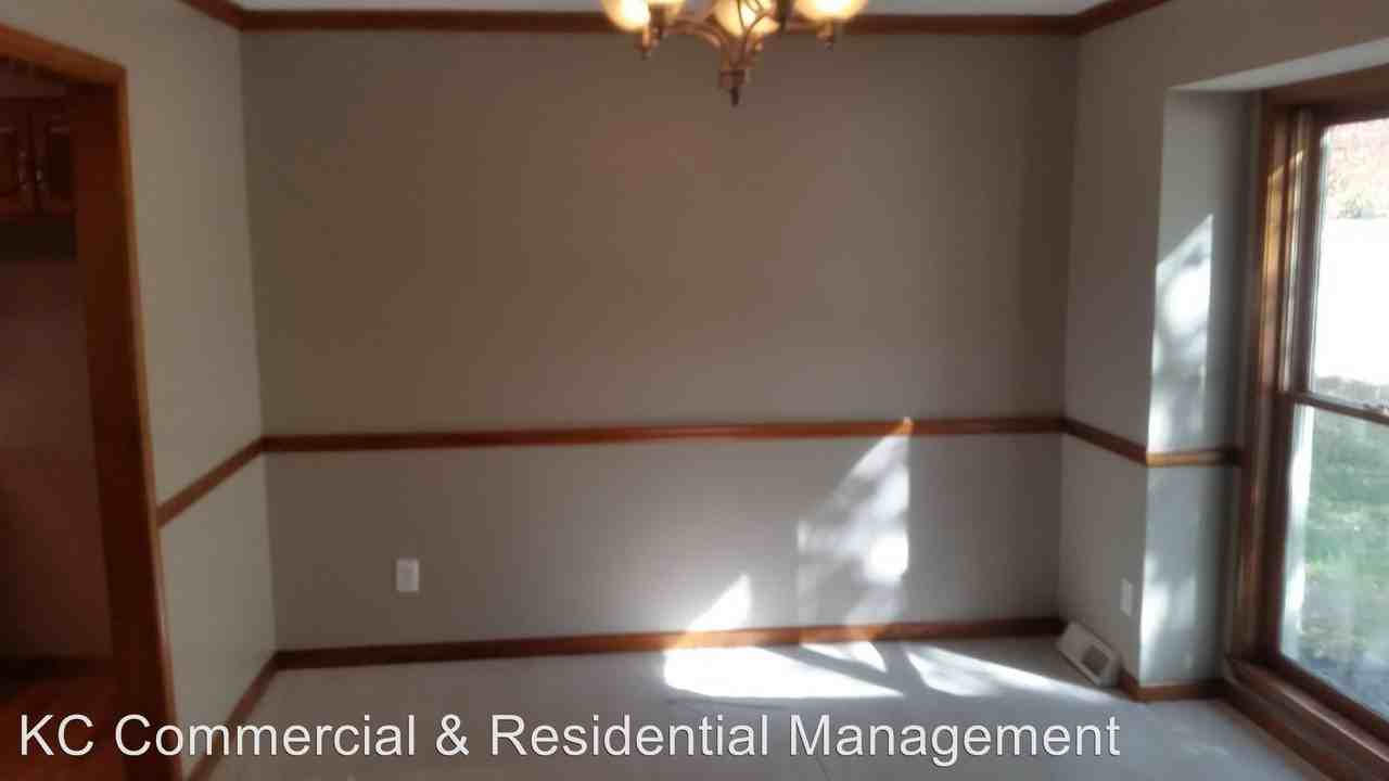 8300 N Flora Ave - Photo 3 of 6