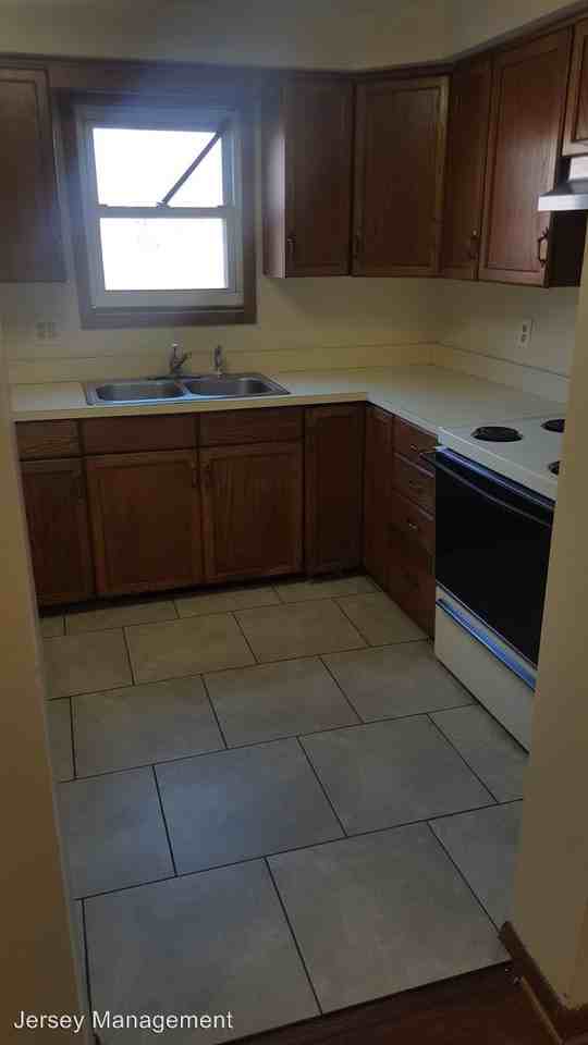 63 Christoph Ave - Photo 2 of 6