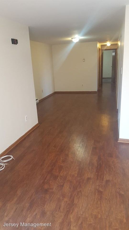 63 Christoph Ave - Photo 3 of 6