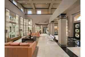 Gables Metropolitan Uptown - Photo 3 of 11