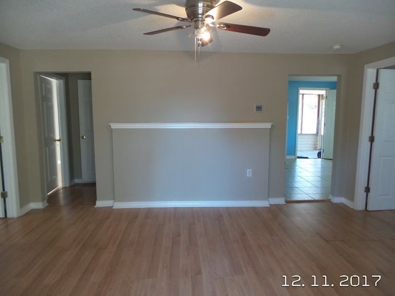 1158 Farmer St - Photo 3 of 9