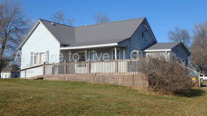 301 Davenport St - Photo 3 of 12