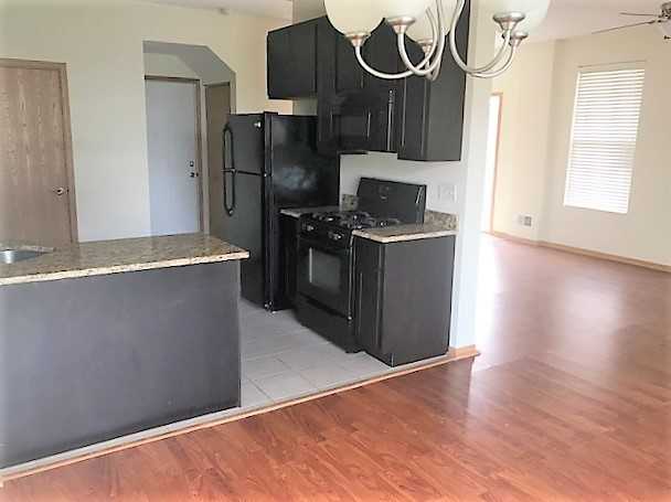 25452 Colligan St - Photo 3 of 19