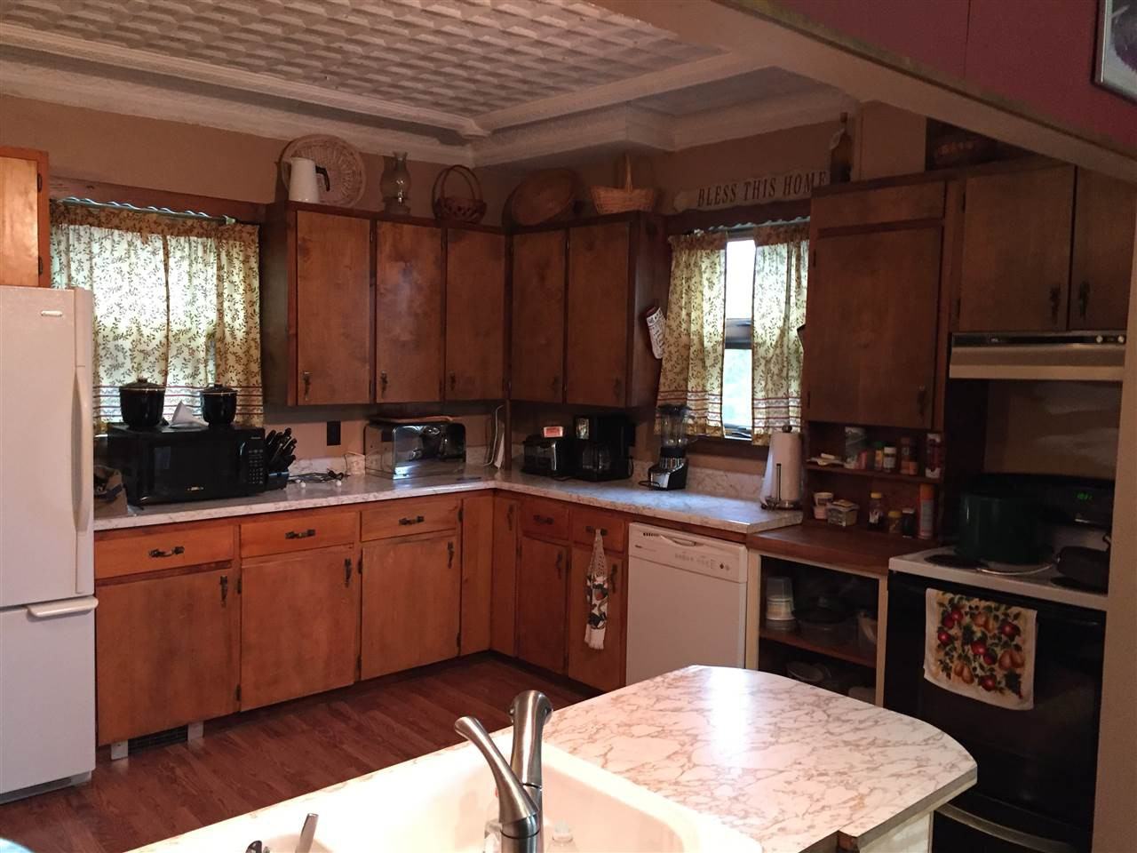 92 Derby St - Photo 3 of 15