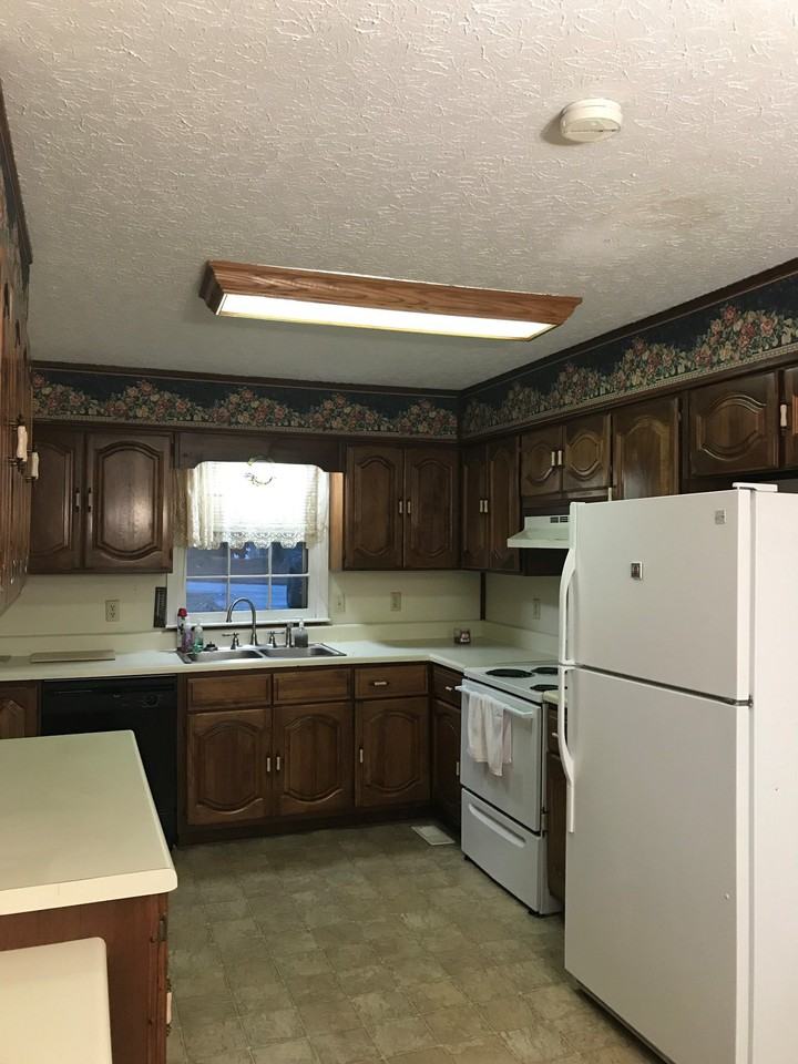 165 Bartlett Cir - Photo 2 of 26