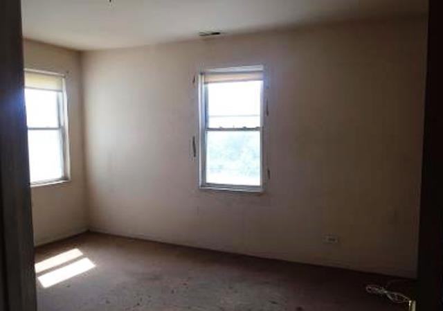 5851 S La Salle St #1 - Photo 3 of 6