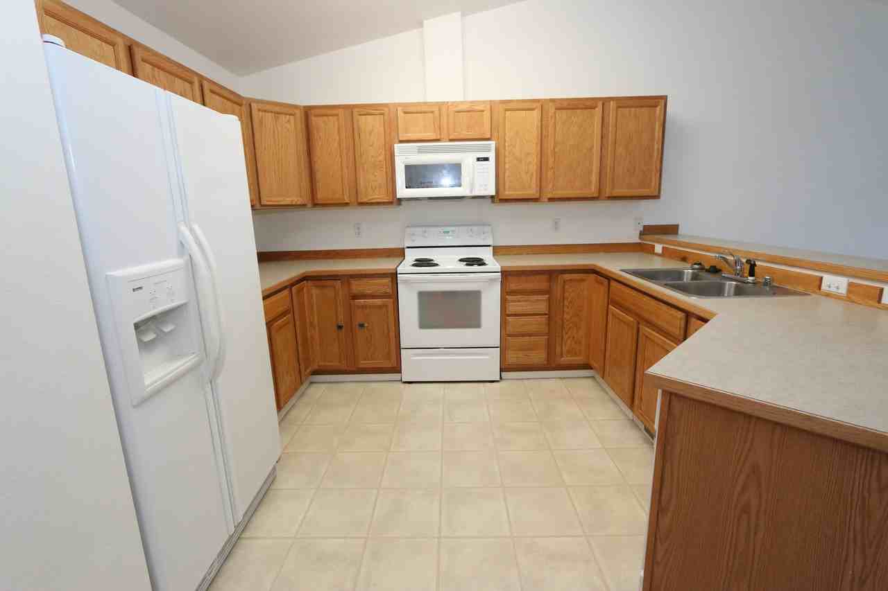 8910 Eagle Pl Loop - Photo 3 of 17