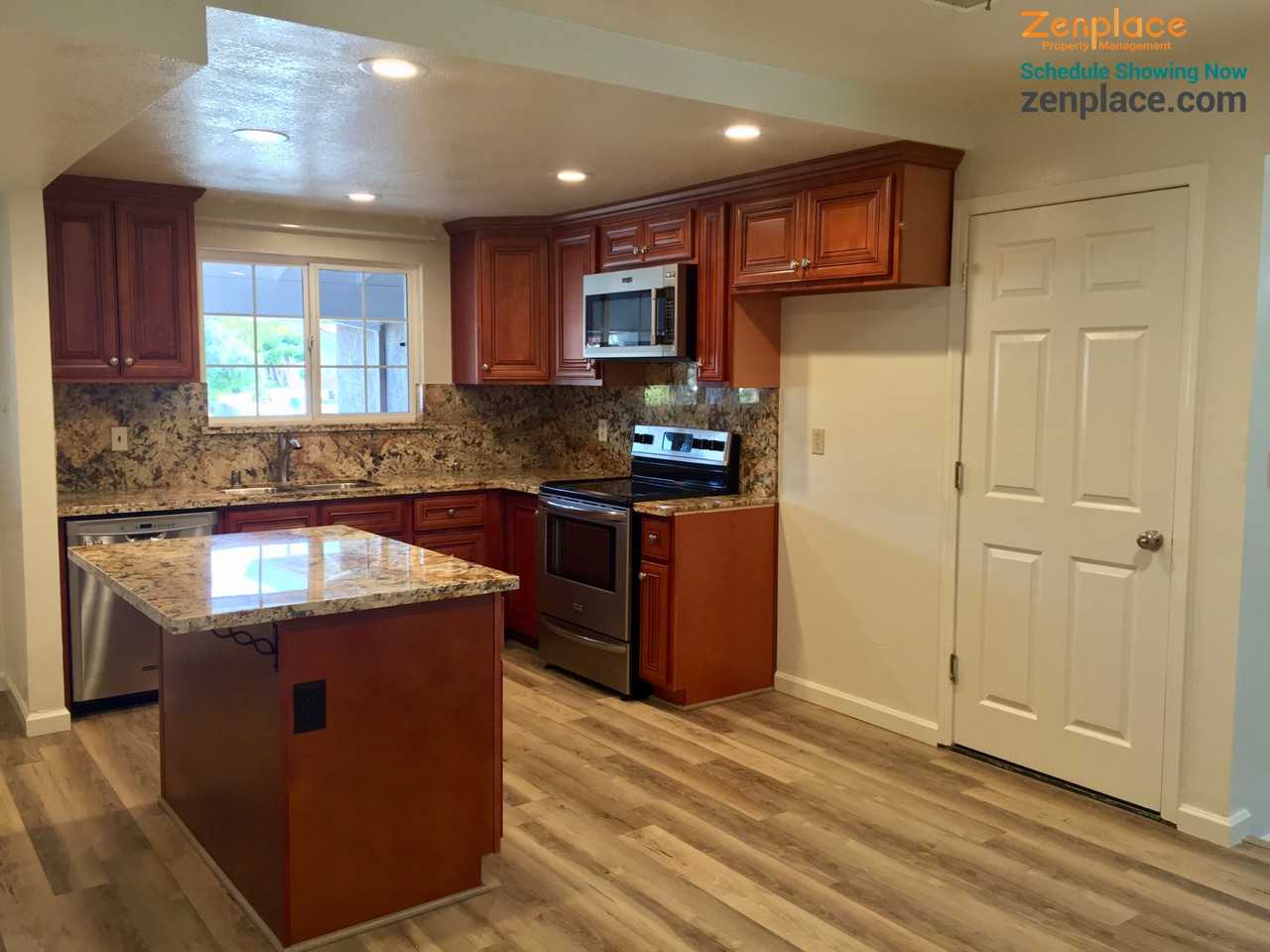 1915 Camargo Dr - Photo 3 of 13