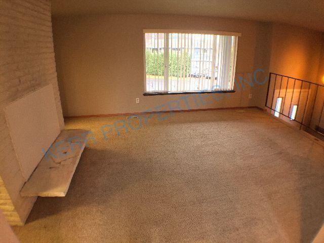 590 Ne Paloma Ave. - Photo 3 of 21