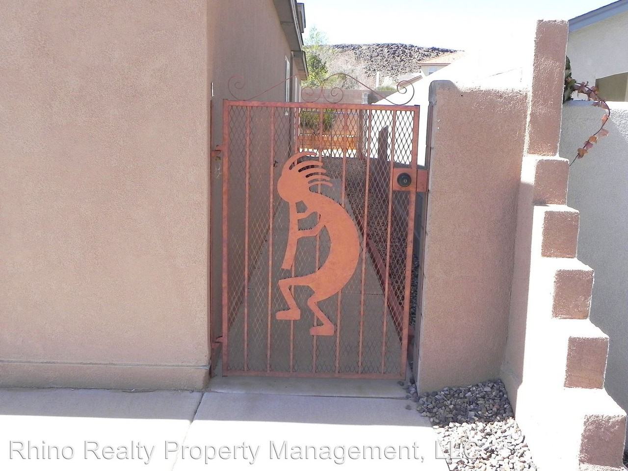 2505 Angel Dr NW - Photo 2 of 21