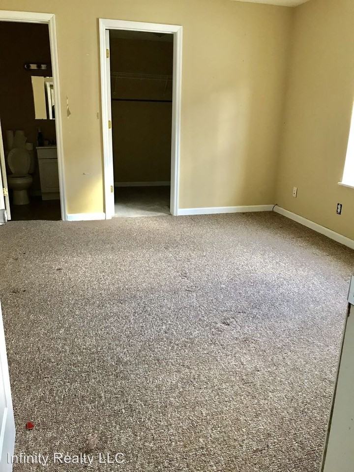 136 6th St - Photo 3 of 3