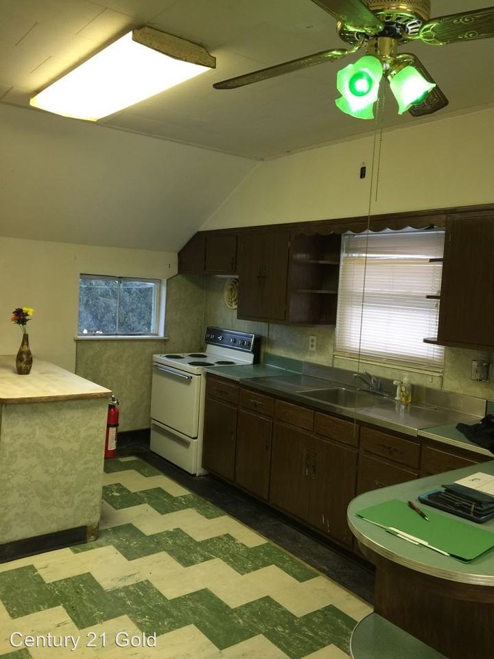 645 Scheiry Rd - Photo 2 of 8