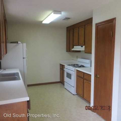 818 Amberway Dr - Photo 3 of 9