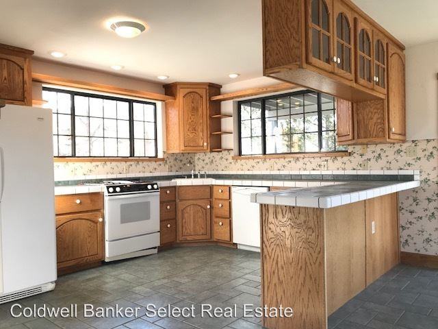 4385 Drake Way - Photo 2 of 14