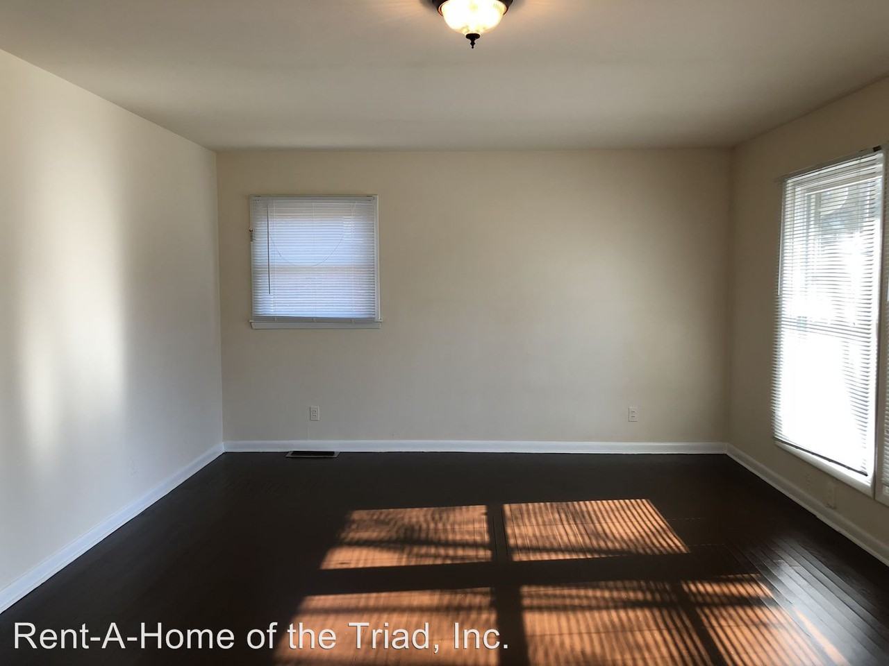 4207 Hampshire Dr - Photo 2 of 7
