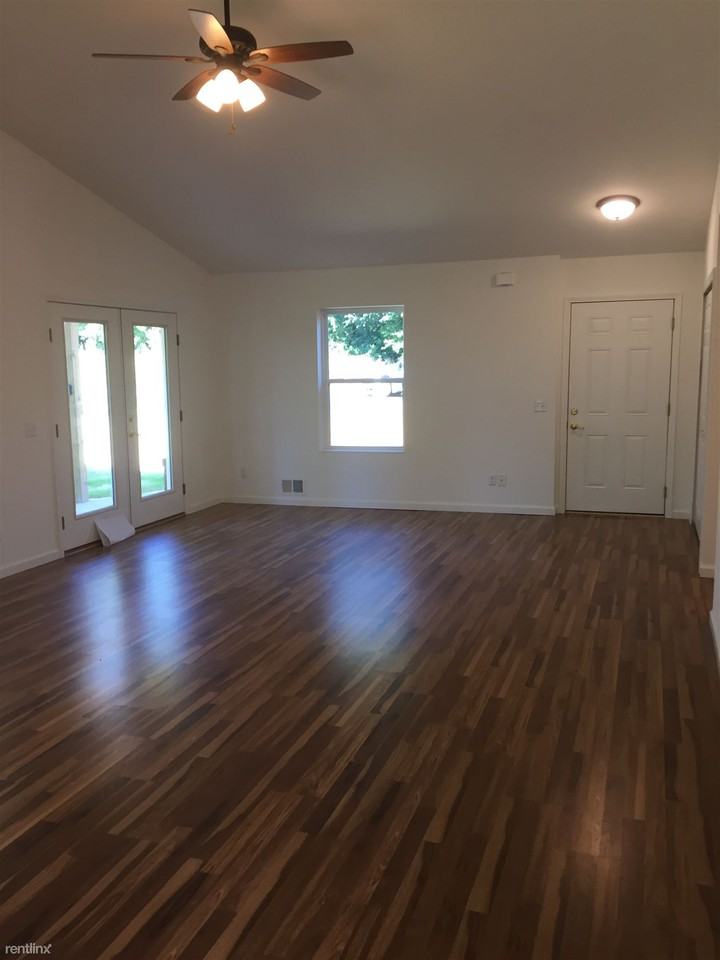 Scenic Pointe Condominiums - Photo 3 of 11