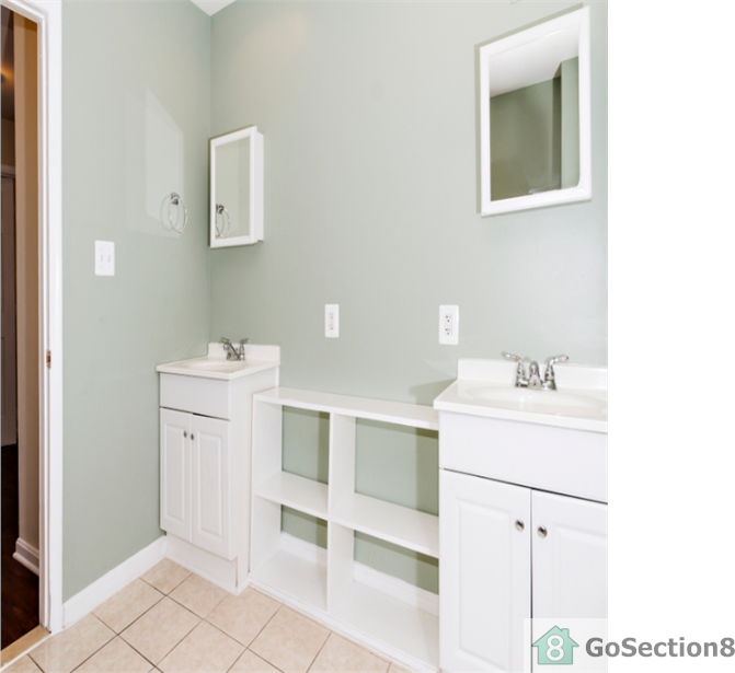 946 Montpelier St - Photo 3 of 9