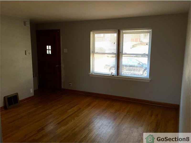 4706 Hatz St - Photo 3 of 10