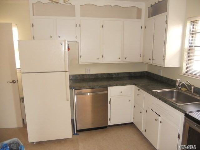 66 Midlawn Dr - Photo 2 of 16