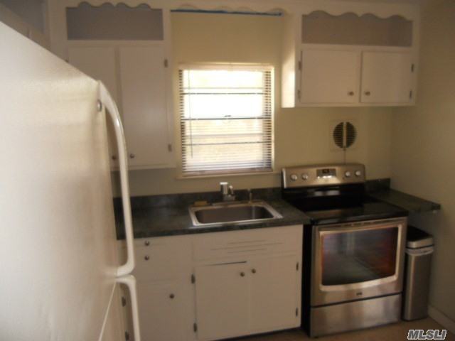 66 Midlawn Dr - Photo 3 of 16