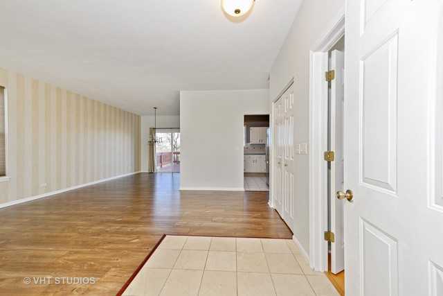 1952 Edinburgh Ln - Photo 2 of 14