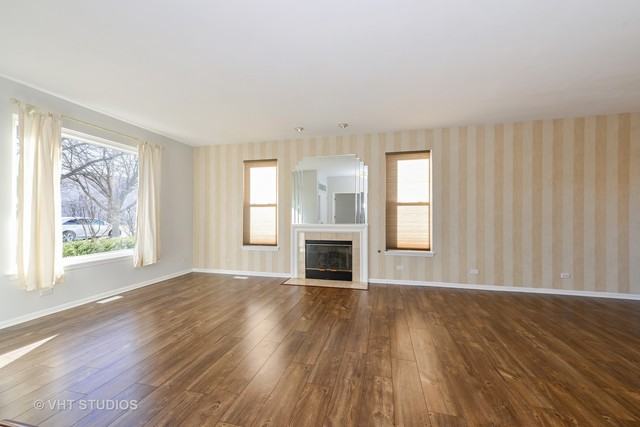 1952 Edinburgh Ln - Photo 3 of 14