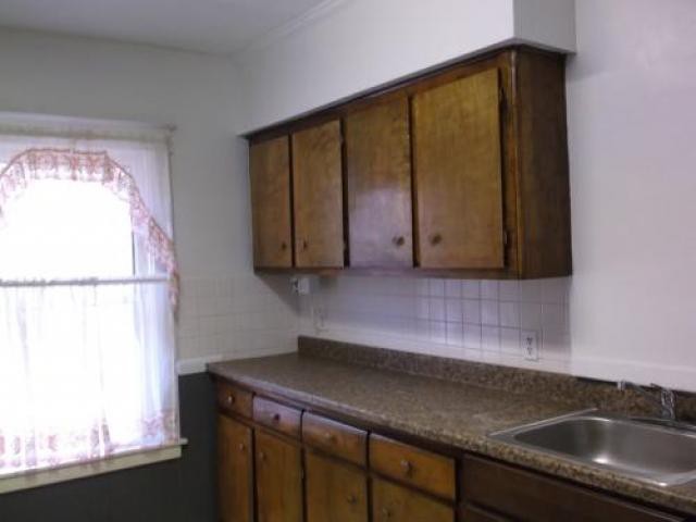 16 Mcclellan Ave - Photo 3 of 6