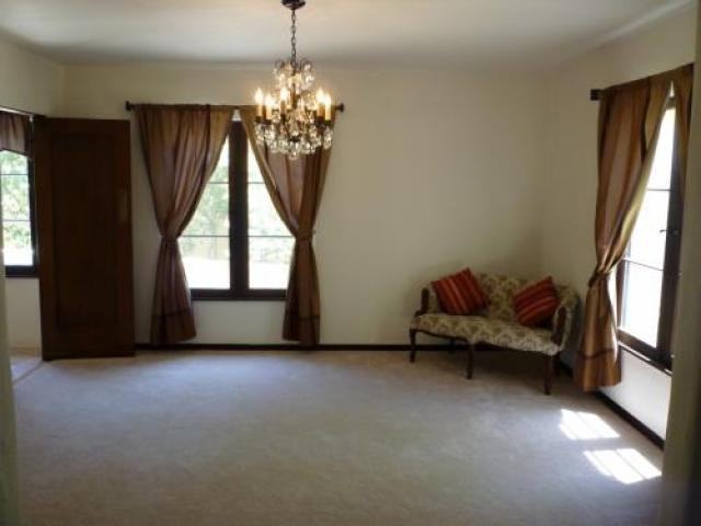 176 Glen Summer Rd - Photo 3 of 6