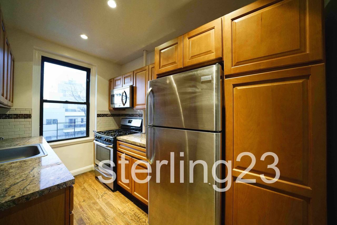 33rd St & Ditmars Blvd #4 - Photo 2 of 8