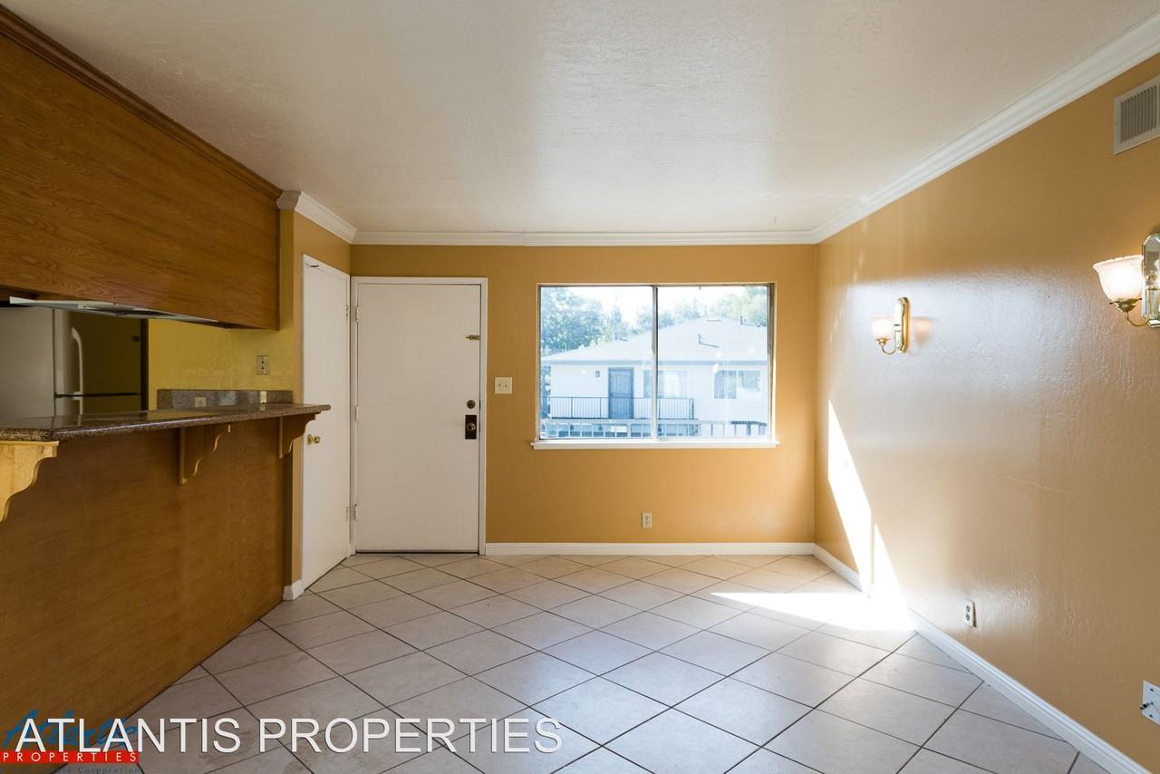 266 Tradewinds Ct #4 - Photo 3 of 11