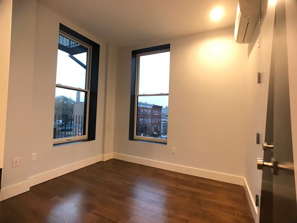 131 Tompkins Avenue #16CL