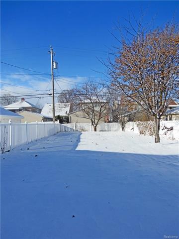 7025 Jonathon St - Photo 2 of 8