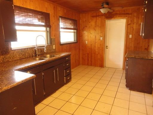 486 Sycamore Ave - Photo 2 of 9