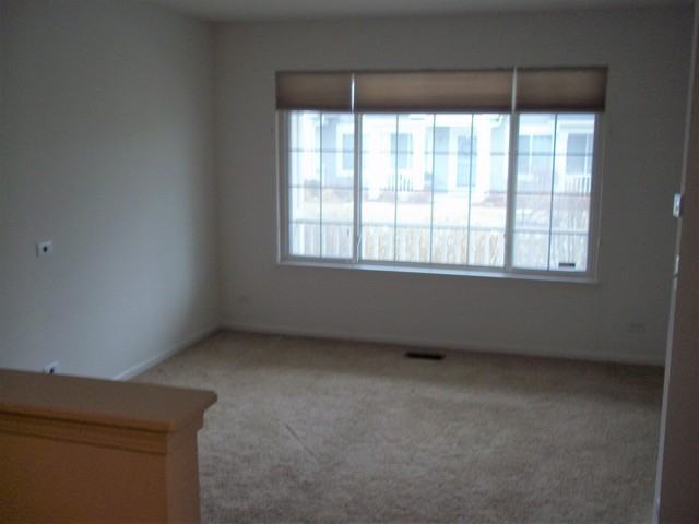 39644 Warren Ln - Photo 3 of 14