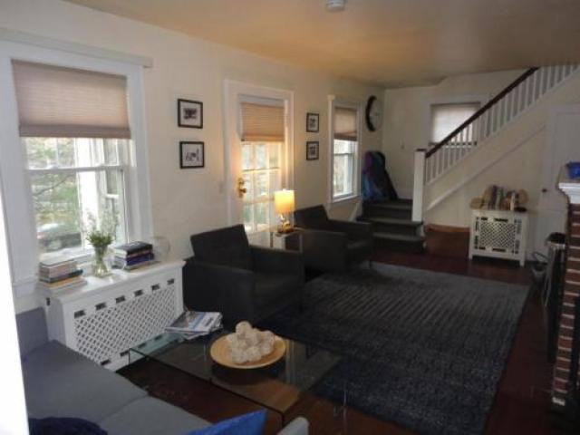 19 Hoyt St - Photo 2 of 6