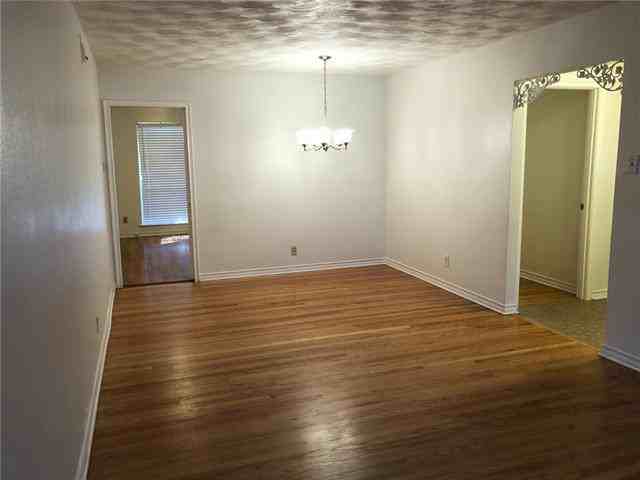 1036 Oxbow Ln - Photo 3 of 17