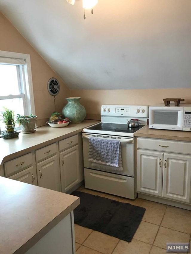 165 Chestnut St - Photo 2 of 7