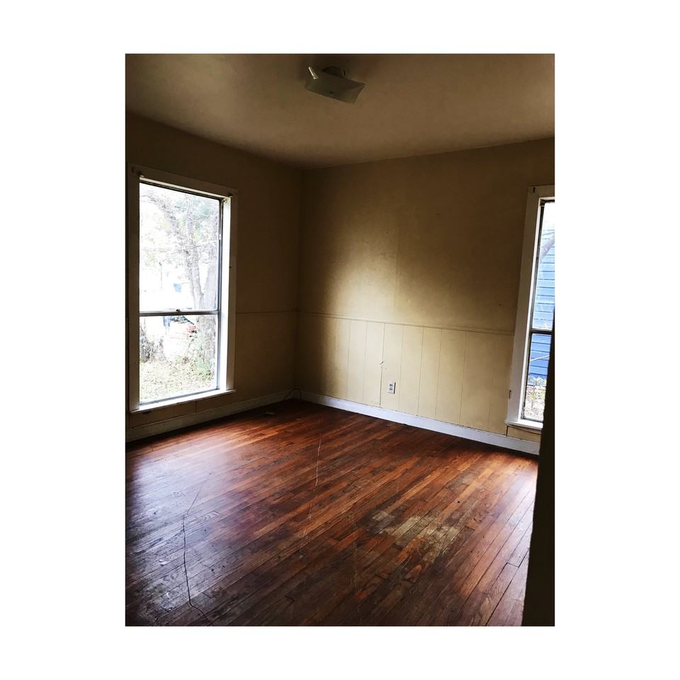 622 West 75th Street - Photo 3 of 10